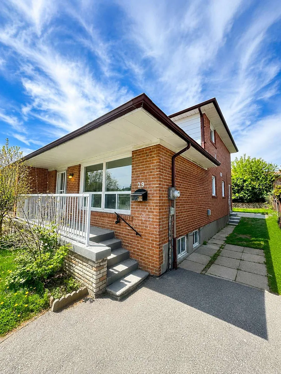 Building Photo - 29 Dellbrook Cres