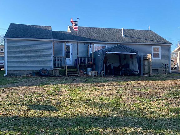 5th image of 629 E Yerby St