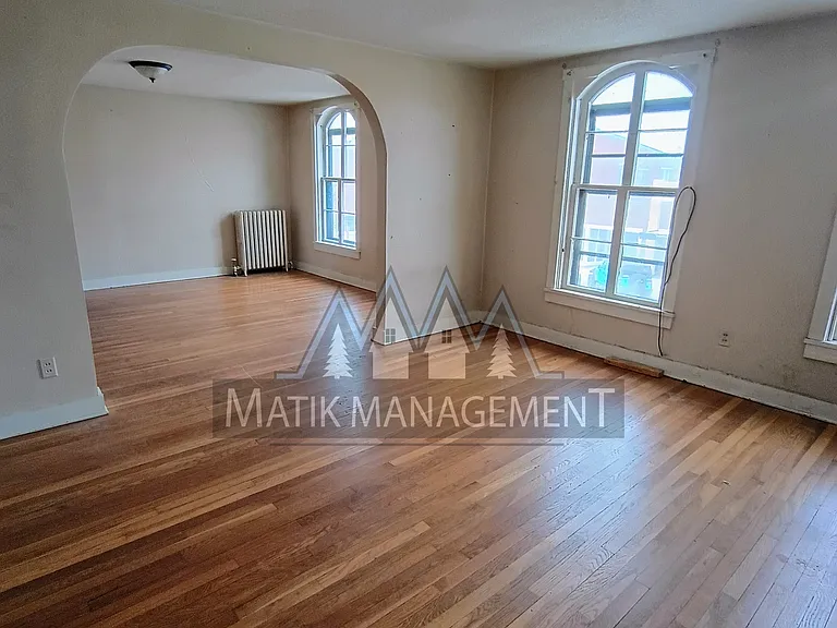 143 Main St W #1/2 — Photo 7