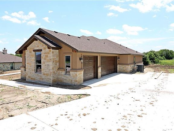 5th image of 1004 Park View Dr