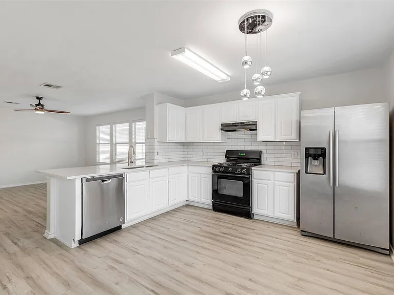 3207 Barksdale Dr — Photo 10