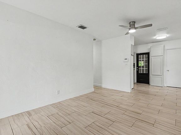 5th image of 604 NE 14th Place