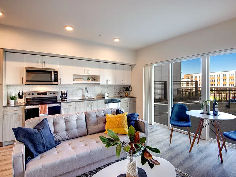 Midtown 64 Apartments — Photo 11