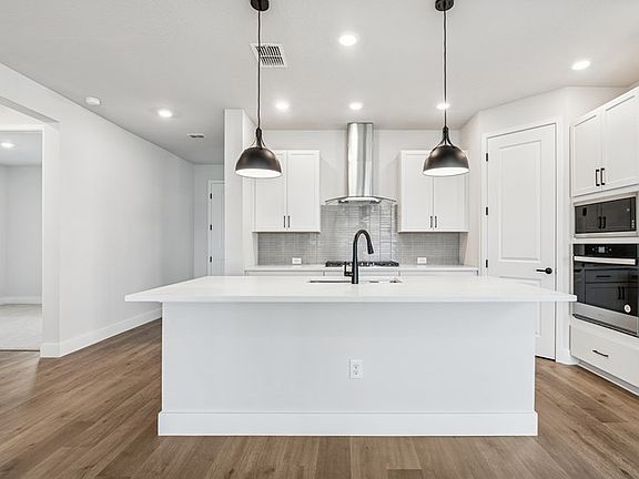 The Marina - Kitchen