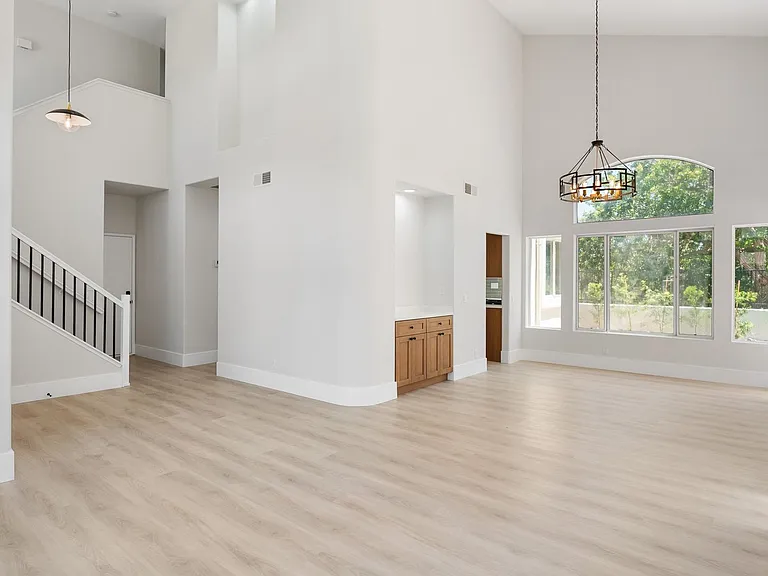 4543 Avenida Manessa — Photo 8
