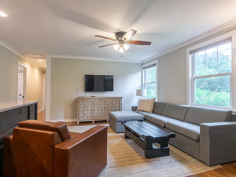 420 Clover St — Photo 1