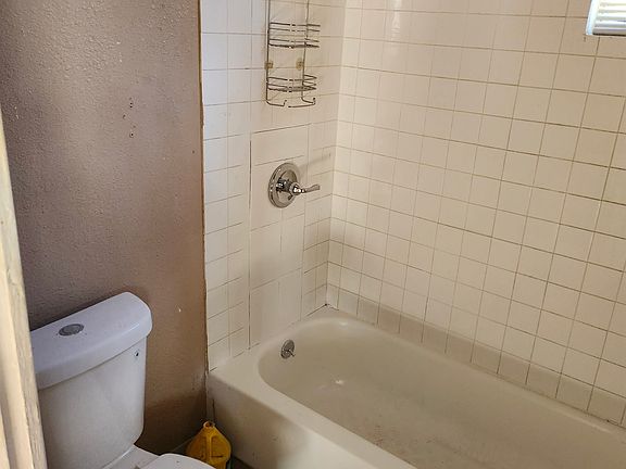 4th image of 5508 Beacon Ave