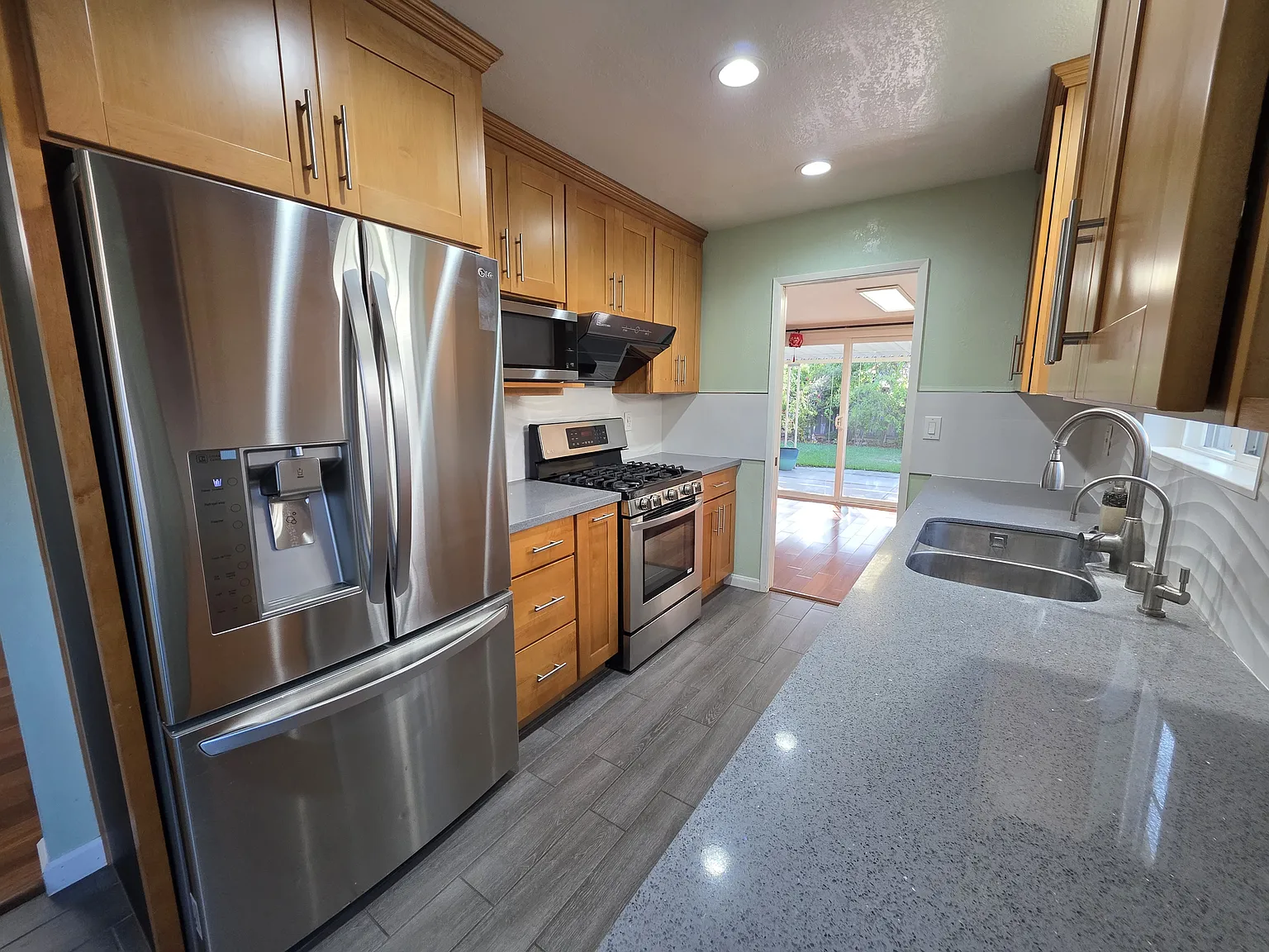 4 bed, 1568 sqft, $5,700 — Photo 4
