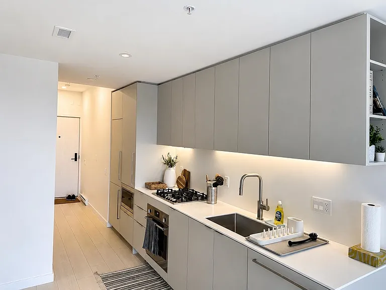 1120 Georgia St E #303 — Photo 2