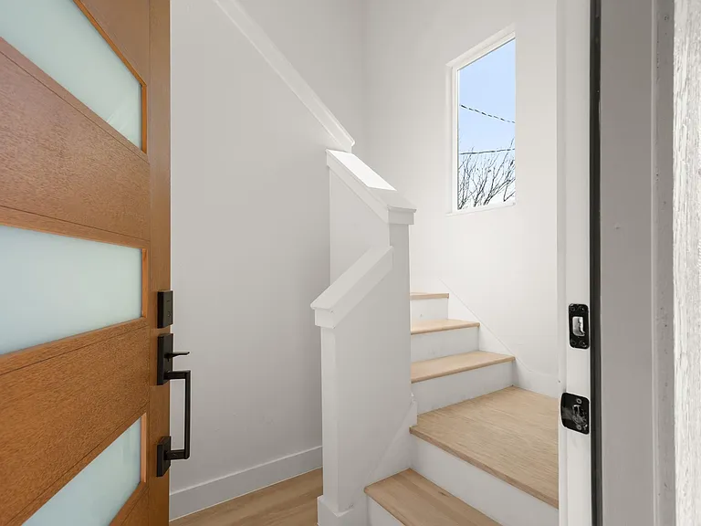 306 S Avenue P #B — Photo 6