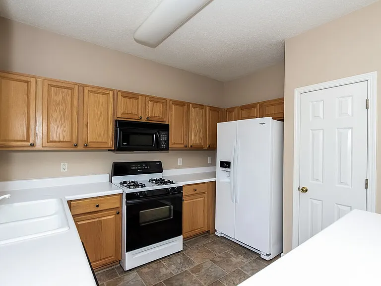 8707 Meadowmont View Dr — Photo 9
