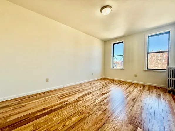 2758 Holland Avenue image 1 of 8