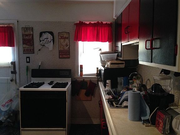 5th image of 261 E 142nd St