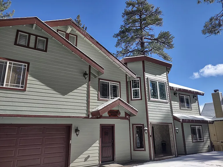 203 N Eureka Dr — Photo 1