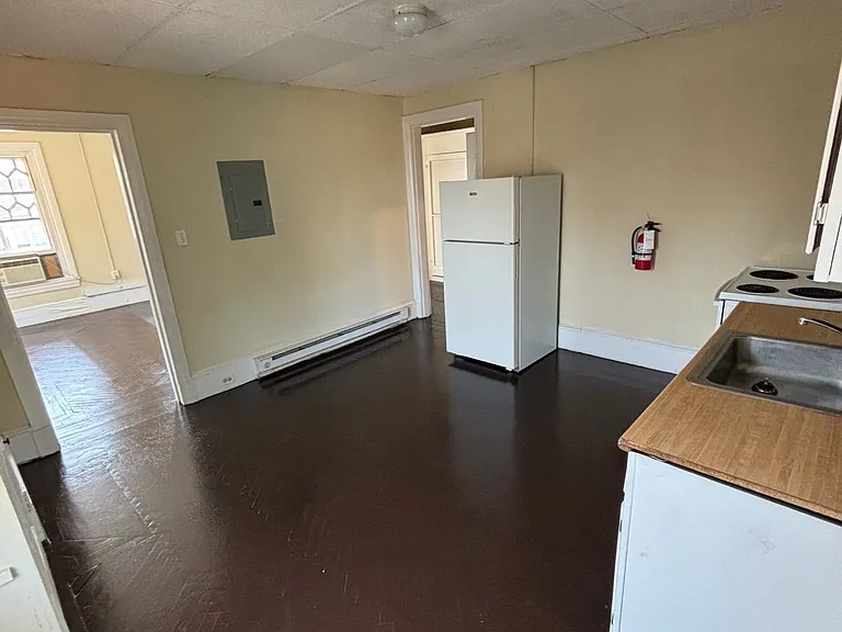 811 W Main St #5 — Photo 4