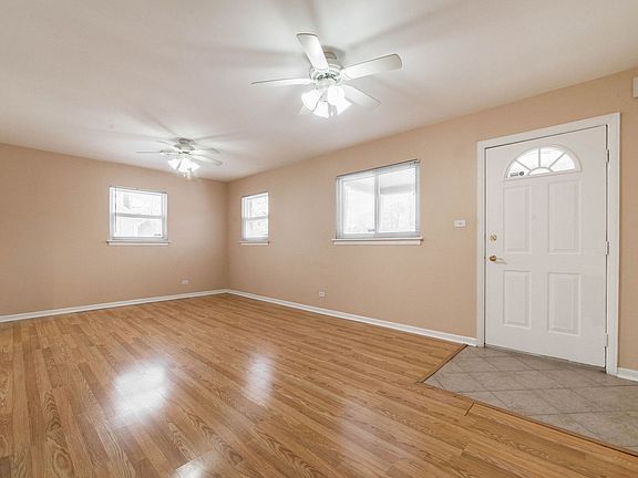 3rd image of 1808 W 55th St