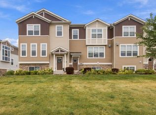 7021 Huckleberry Dr, Excelsior, MN 55331