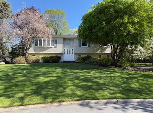 6 Crownlyn Ct, Bardonia, NY 10954