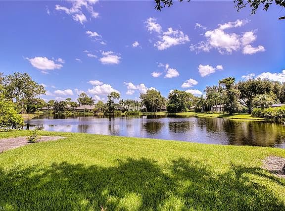 2nd image of 3856 Woodlake Dr