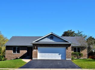 1003 Gerry St, Woodstock, IL 60098