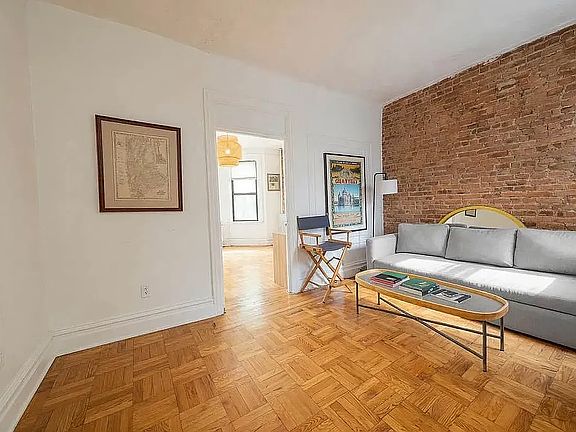 4th image of 1054 Bergen St #C1wop