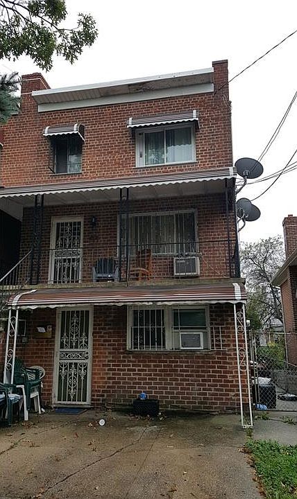 1st image of 940 E 222nd St