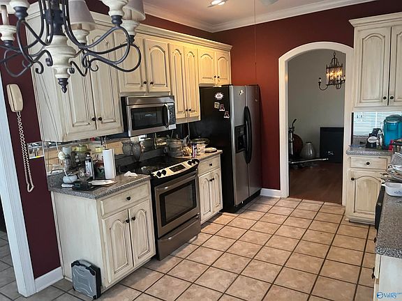 5th image of 324 Lakepoint Dr