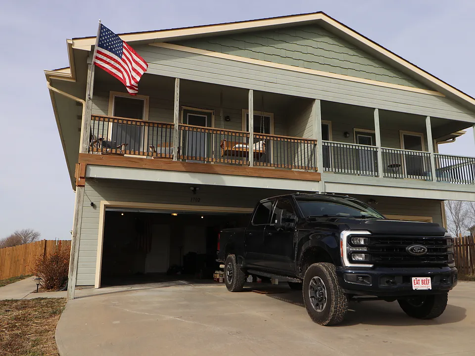1702 Sutter Woods Rd