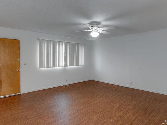 3rd image of 1430 Pawnee Ave