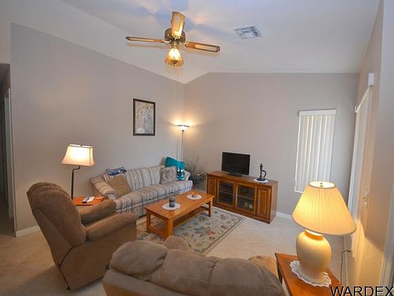 3rd image of 1674 Ash Ave