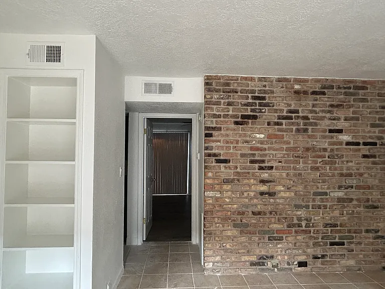 Heights on the Blvd Apts — Photo 14