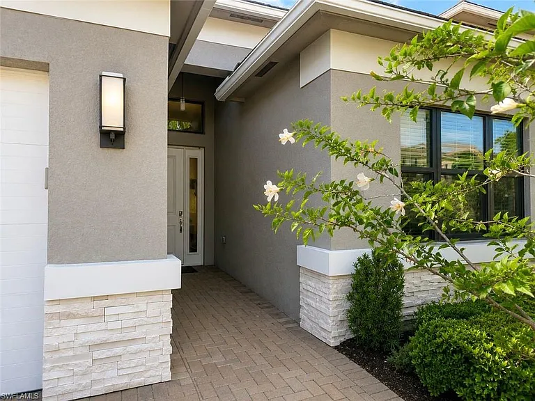 20202 Ainsley St — Photo 3