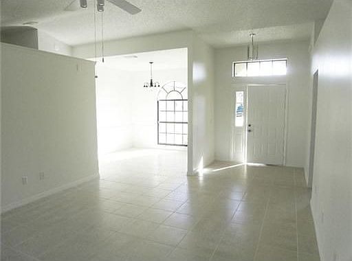 4th image of 2538 SW Calender St