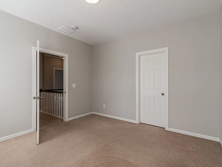 412 Meadowcrest Cir — Photo 25