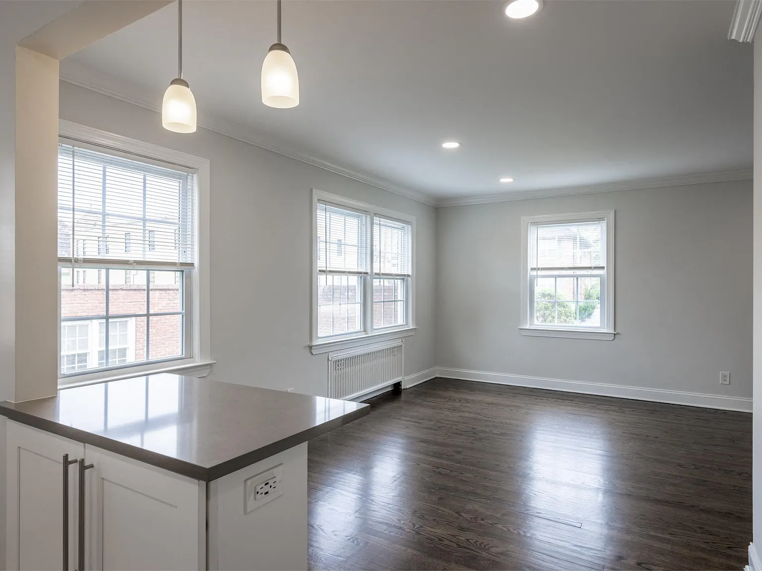 Manley Court Apartments — Photo 2