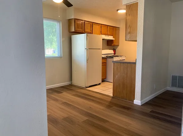 Adorable Fourplex Nestled in Four Hills, 12736 Singing Arrow Ave SE #C, Albuquerque, NM 87123