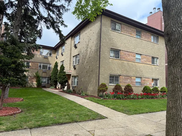 2626 W Greenleaf Ave APT 2-A, Chicago, IL 60645