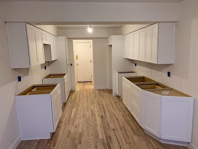 1st image of 286 Crocus Ave