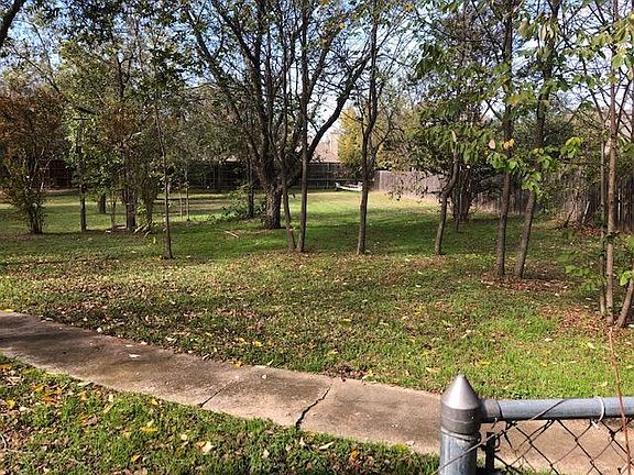 3rd image of 120 N Corral Dr
