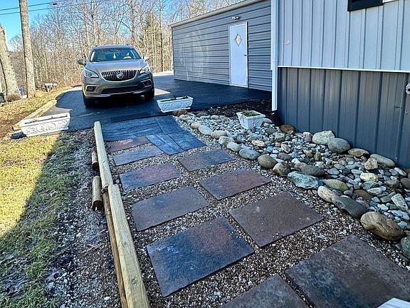 4th image of 1192 Fount Hubbard Rd