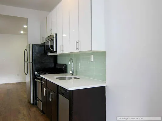 Rented by Sovereign Associates | media 33