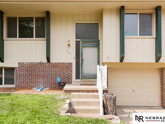 3rd image of 806 Brenton Ave