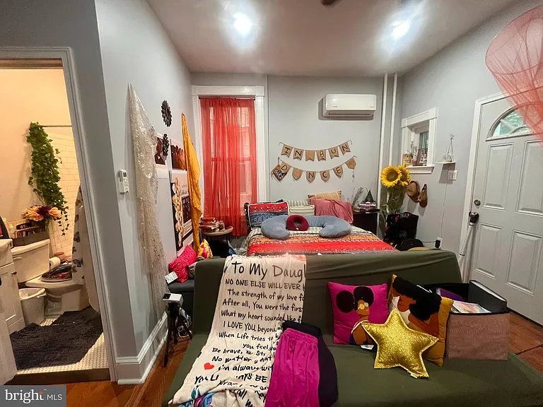 5028 Walnut St #1F — Photo 26