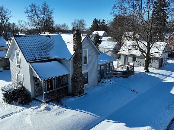 2nd image of 602 Maple St
