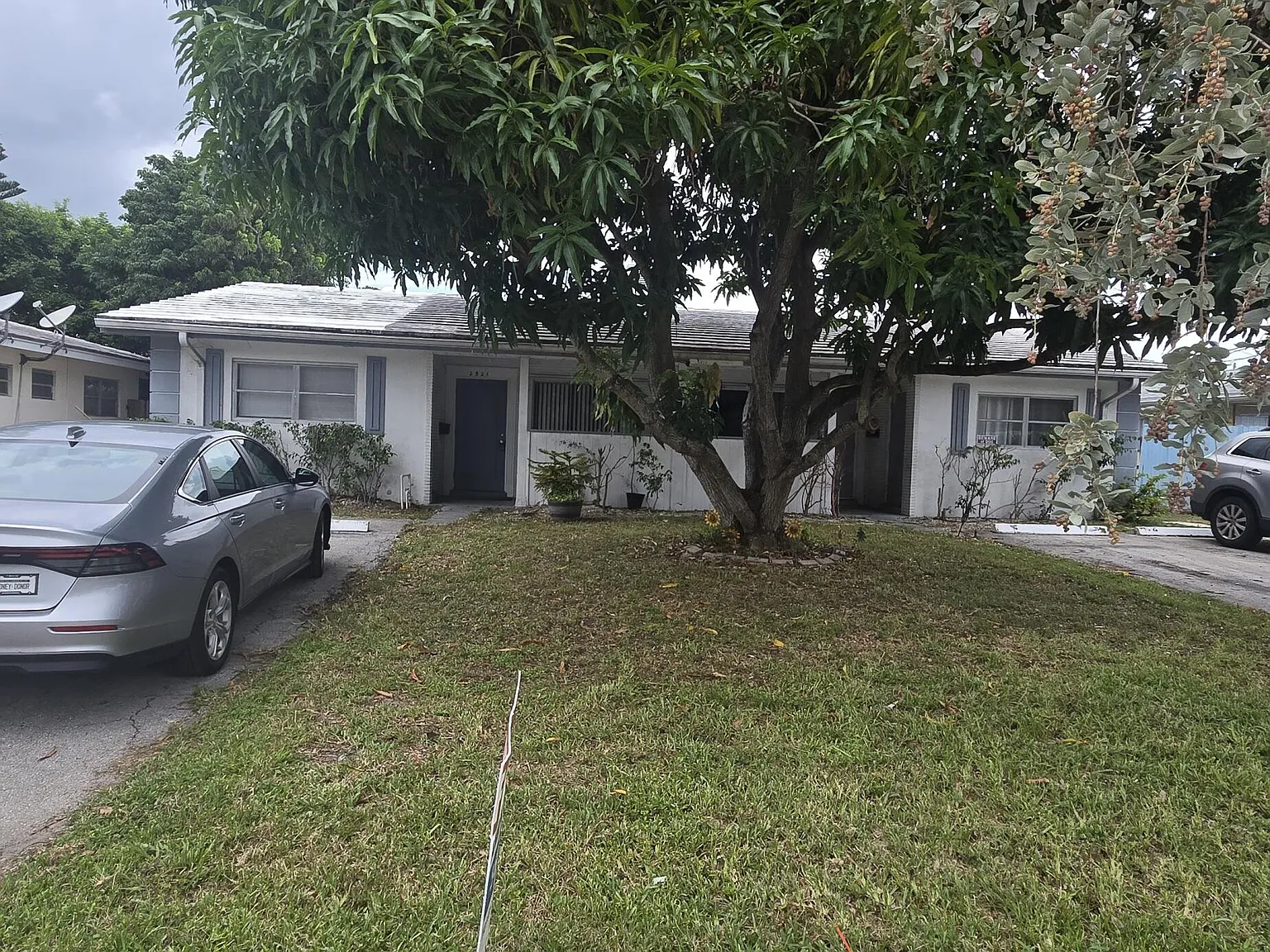 3 bed, 3.0 bath, 1068 sqft, $2,500 — Photo 2