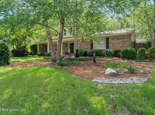 207 Southampton Rd, Hattiesburg, MS 39401