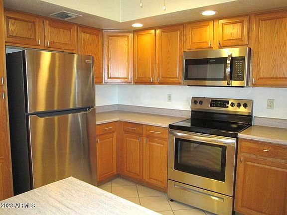 5th image of 12222 N PARADISE VILLAGE Parkway #305