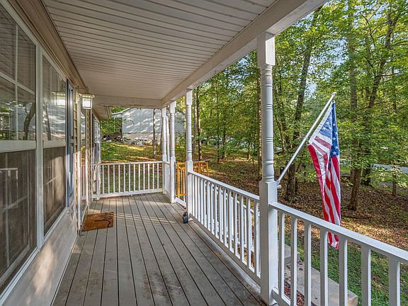 3rd image of 507 Jefferson Dr