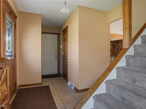 4th image of 17780 Walnut Dr