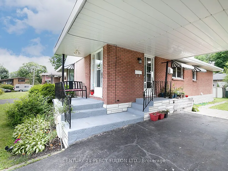 12 Northwood Cres — Photo 3